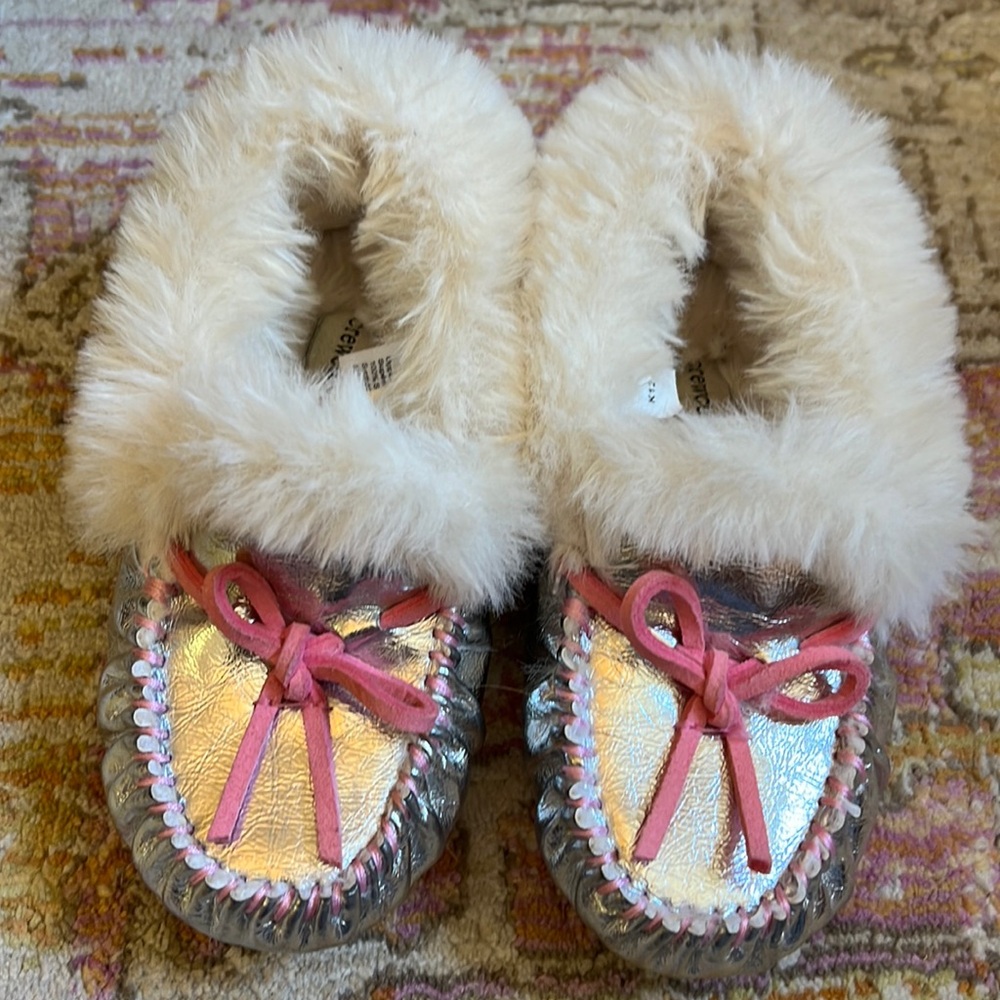 Girls crewcut slippers
